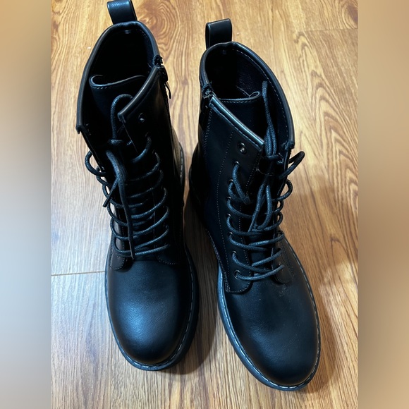 Steve Madden Black Combat Boots, Size 11 Brand New - Picture 3 of 3